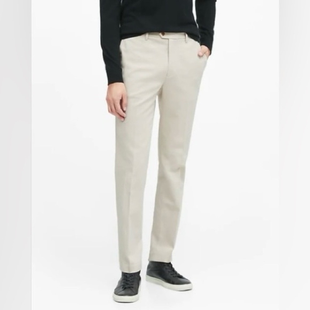 NWT Banana Republic Slim Fit Traveler Chino 33x34 in Bahama Sand Business Casual